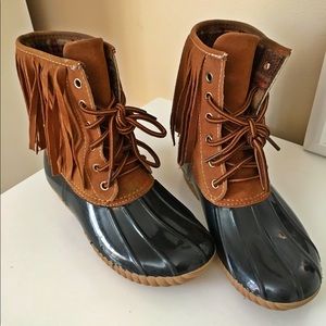 Fringe Duck Boots